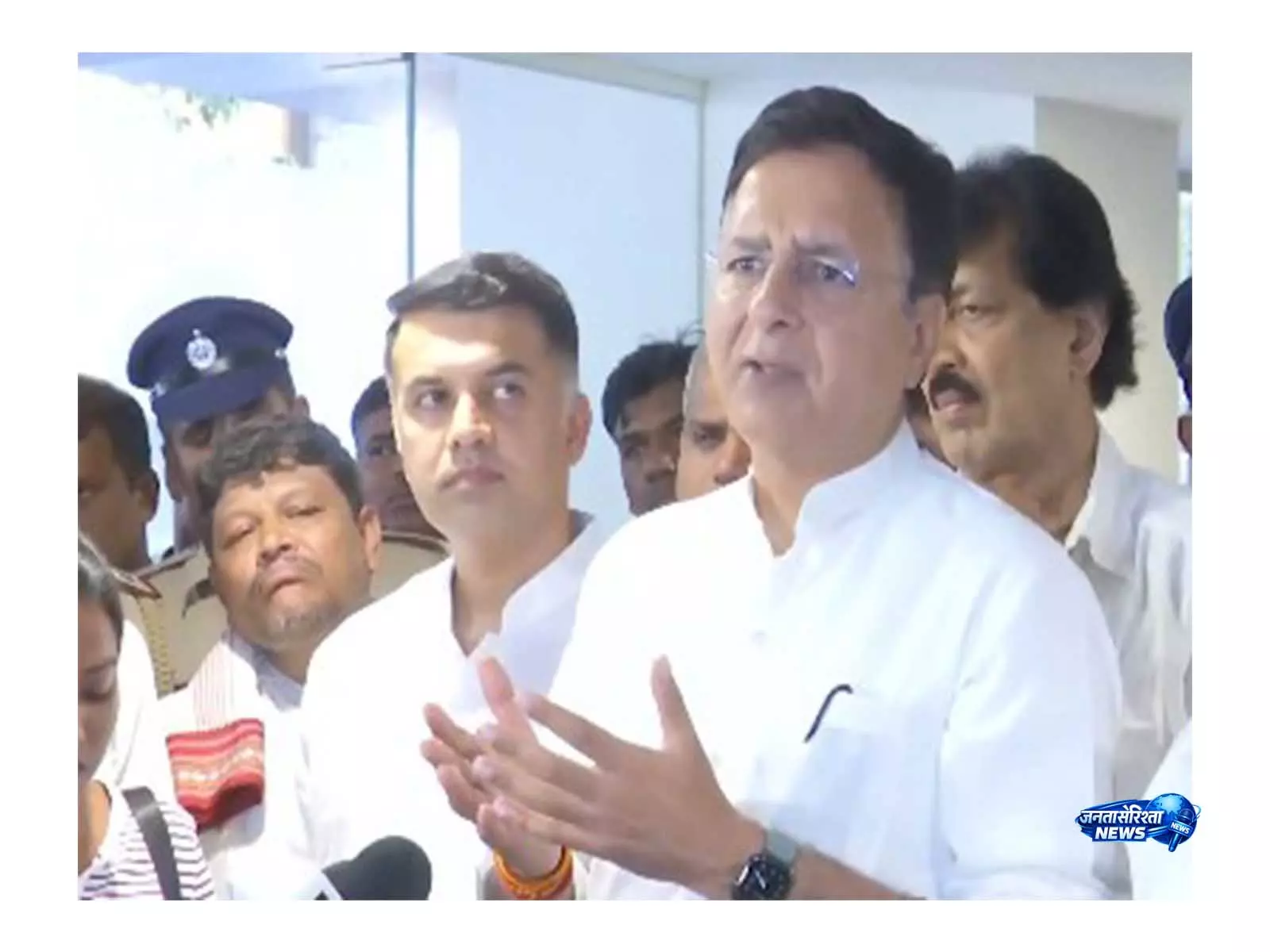 कर्नाटक Congress विधायक दल की कोई बैठक नहीं बुलाई गई: रणदीप सुरजेवाला कर्नाटक Congress विधायक दल की कोई बैठक नहीं बुलाई गई: रणदीप सुरजेवाला