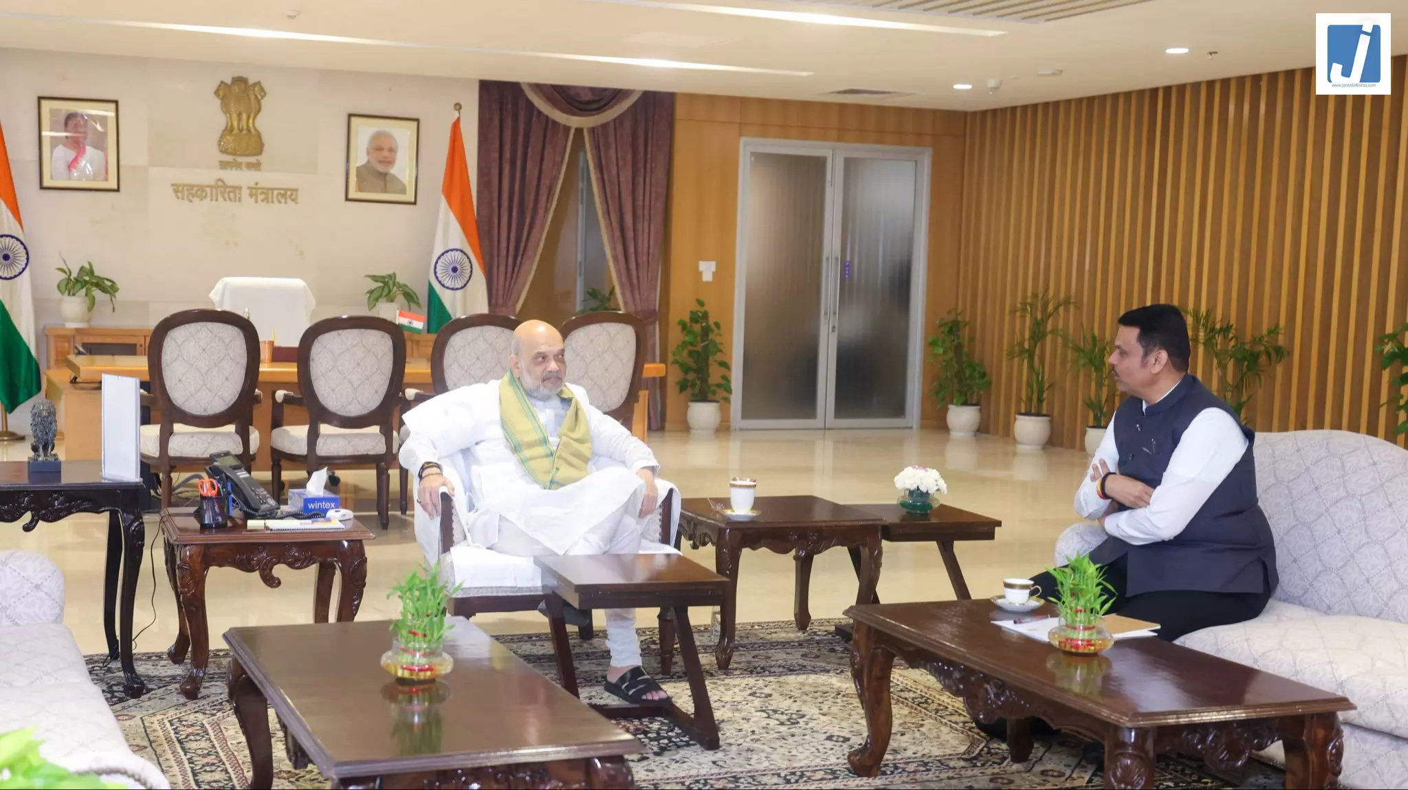 महाराष्ट्र के मुख्यमंत्री देवेंद्र फडणवीस ने गृह मंत्री अमित शाह से की मुलाकात महाराष्ट्र के मुख्यमंत्री देवेंद्र फडणवीस ने गृह मंत्री अमित शाह से की मुलाकात