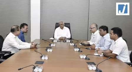 सीएम भूपेंद्र पटेल ने गिर क्षेत्र में शावकों की मृत्यु को लेकर गांधीनगर में बैठक कर जानकारी प्राप्त की सीएम भूपेंद्र पटेल ने गिर क्षेत्र में शावकों की मृत्यु को लेकर गांधीनगर में बैठक कर जानकारी प्राप्त की