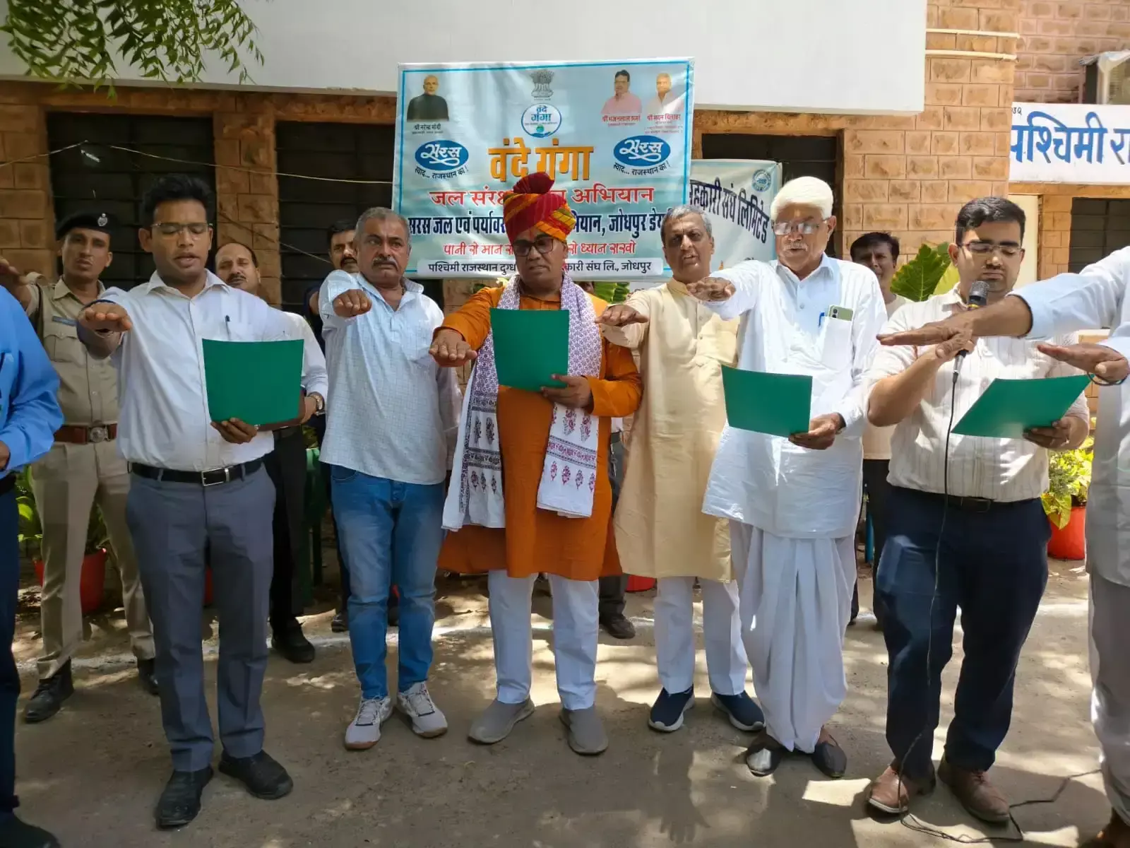Jodhpur: सरस डेयरी प्लांट पहुंचे शिक्षा मंत्री, उत्पादन प्रक्रिया देखी