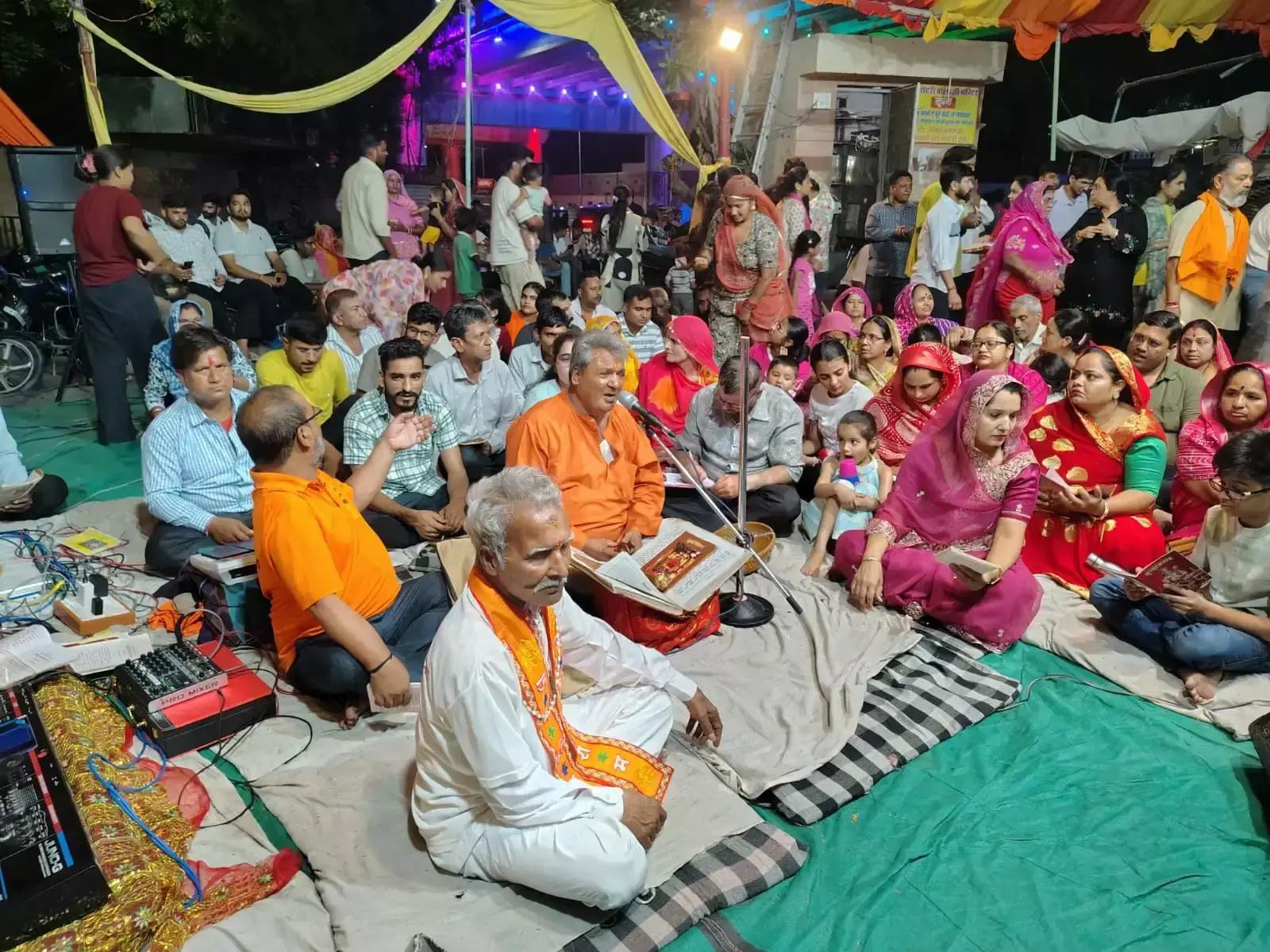 Jodhpur: हनुमान चालीसा के सामूहिक पाठ से गूंजा वातावरण, विश्व शांति की प्रार्थना Jodhpur: हनुमान चालीसा के सामूहिक पाठ से गूंजा वातावरण, विश्व शांति की प्रार्थना