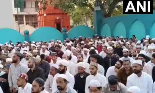 आज बकरीद, मुस्लिम समुदाय ने नमाज़ अदा की आज बकरीद, मुस्लिम समुदाय ने नमाज़ अदा की