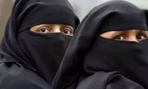 कोर्ट परिसर में दिया तीन तलाक, पत्नी पहुंची थाने उधर पति फरार कोर्ट परिसर में दिया तीन तलाक, पत्नी पहुंची थाने उधर पति फरार