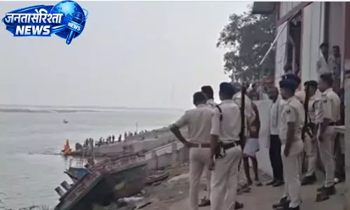 Patna : गंगा नदी में नाव पलटी, तीन की मौत की पुष्टि, कई लोगों के डूबने की आशंका