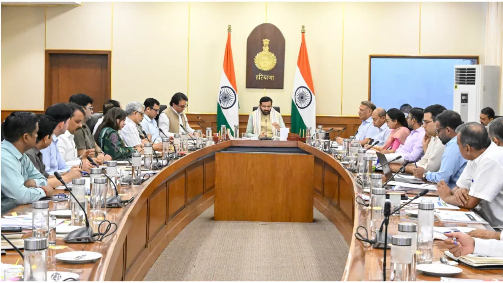 Chandigarh: हरियाणा सरकार का गिग वर्कर्स पंजीकरण पर बड़ा कदम Chandigarh: हरियाणा सरकार का गिग वर्कर्स पंजीकरण पर बड़ा कदम