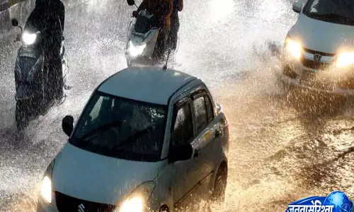 Kerala में मानसून की दस्तक करीब, IMD ने भारी बारिश और तेज हवाओं का अलर्ट जारी Kerala में मानसून की दस्तक करीब, IMD ने भारी बारिश और तेज हवाओं का अलर्ट जारी
