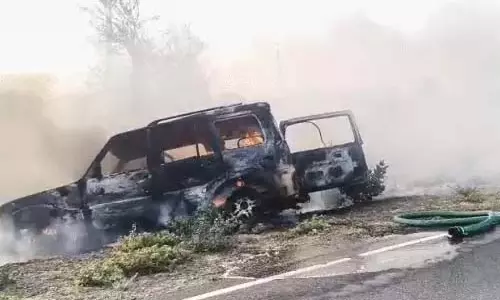 पूर्व सरपंच समेत 4 की हत्या, स्कॉर्पियो को किया गया आग के हवाले पूर्व सरपंच समेत 4 की हत्या, स्कॉर्पियो को किया गया आग के हवाले