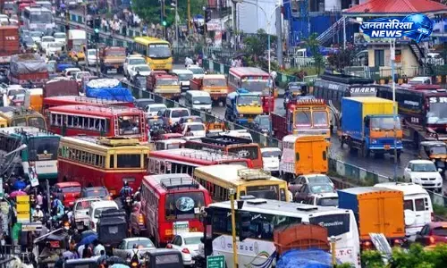 Kerala : राजधानी में तनाव जारी, पुलिस और विरोधी संगठनों के बीच झड़पों से हालात बिगड़े Kerala : राजधानी में तनाव जारी, पुलिस और विरोधी संगठनों के बीच झड़पों से हालात बिगड़े