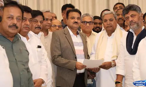 सिद्धारमैया ने CM पद से दिया इस्तीफा : राज्यपाल के विशेष सचिव को सौंपा पत्र
