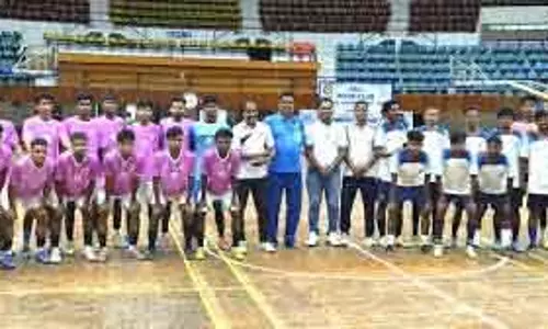 Cuttack फुटसल मैच में हाई-स्कोरिंग मुकाबला जारी Cuttack फुटसल मैच में हाई-स्कोरिंग मुकाबला जारी