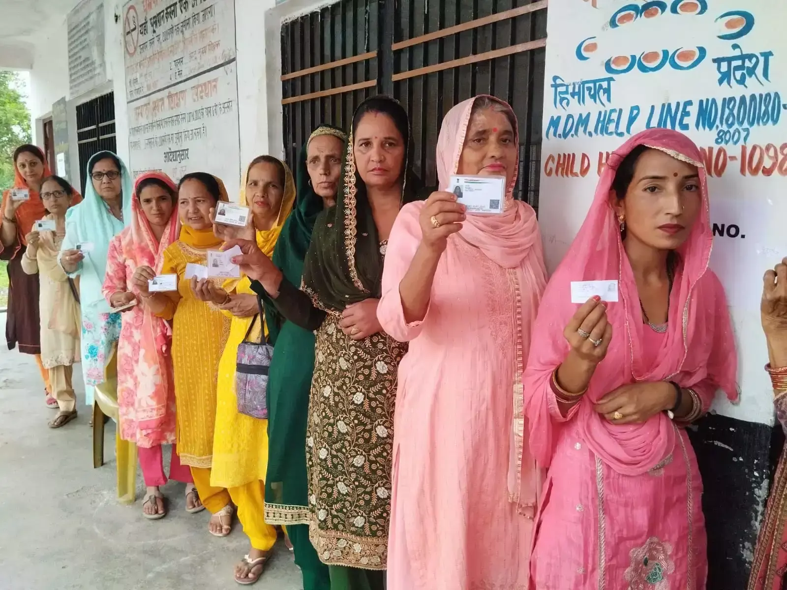 Dharamshala: कांगड़ा पंचायत चुनाव में दोपहर एक बजे तक 60 फीसदी वोटिंग Dharamshala: कांगड़ा पंचायत चुनाव में दोपहर एक बजे तक 60 फीसदी वोटिंग