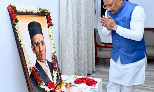 CM साय ने स्वातंत्र्यवीर विनायक दामोदर सावरकर की जयंती पर किया नमन CM साय ने स्वातंत्र्यवीर विनायक दामोदर सावरकर की जयंती पर किया नमन
