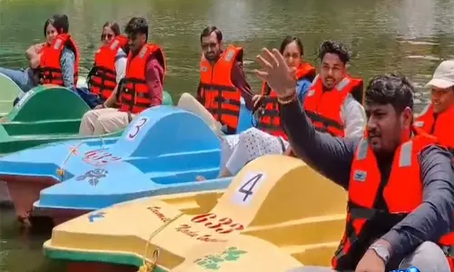 ऊटी बोट हाउस में Summer Festival के तहत नौका दौड़ का आयोजन ऊटी बोट हाउस में Summer Festival के तहत नौका दौड़ का आयोजन