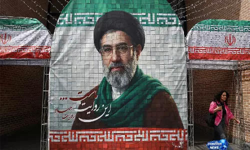 Khamenei ने ईरान की संसद के लिए युद्ध बाद आर्थिक रोडमैप दिया, मुद्रास्फीति और तरलता पर फोकस