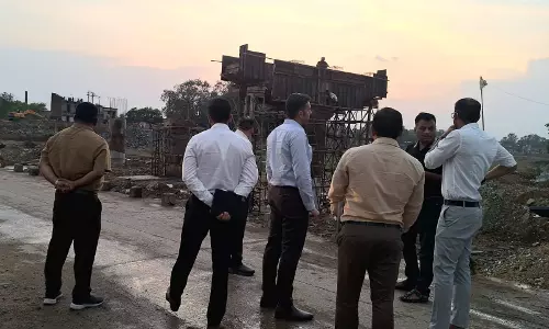लोक निर्माण विभाग के सचिव ने निर्माणाधीन कयाघाट ब्रिज और मरीन ड्राइव का किया निरीक्षण लोक निर्माण विभाग के सचिव ने निर्माणाधीन कयाघाट ब्रिज और मरीन ड्राइव का किया निरीक्षण