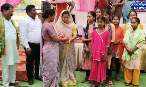 स्वच्छता के उत्कृष्ट कार्य पर खम्हार के स्वच्छग्राही समूह का सम्मान