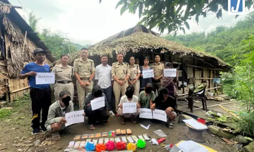 ड्रग्स कारोबार का भंडाफोड़, 5 आरोपी गिरफ्तार, हेरोइन-अफीम बरामद ड्रग्स कारोबार का भंडाफोड़, 5 आरोपी गिरफ्तार, हेरोइन-अफीम बरामद