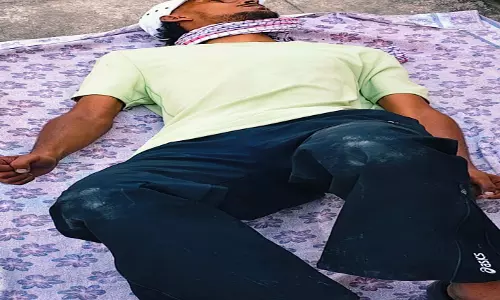 इंद्रप्रस्थ फेस-2 में युवक फंदे पर लटका, सुसाइड नोट बरामद इंद्रप्रस्थ फेस-2 में युवक फंदे पर लटका, सुसाइड नोट बरामद