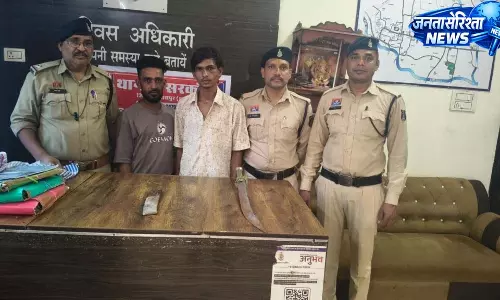 CG: न्यायधानी में तलवार और चापड़ लहराने वाले दो आरोपी गिरफ्तार CG: न्यायधानी में तलवार और चापड़ लहराने वाले दो आरोपी गिरफ्तार