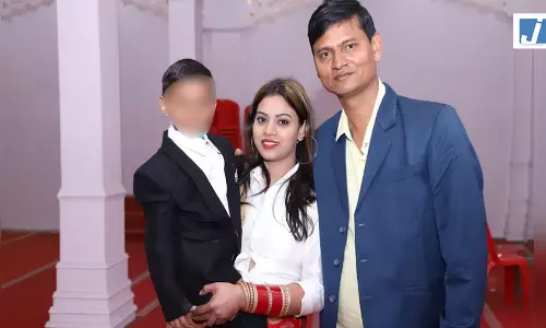 जमीन बेचकर पत्नी को पढ़ाया, नौकरी मिलते ही पति को छोड़ा