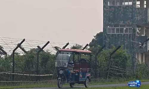 Cooch Behar में स्थानीय लोगों ने भारत-बांग्लादेश सीमा पर बाड़ लगाने के लिए जमीन दान की