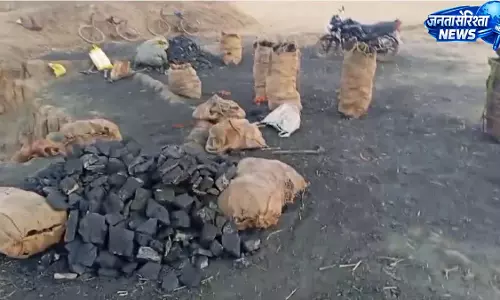 अवैध कोयला कारोबार पर बड़ी कार्रवाई, 1500 मीट्रिक टन कोयला जब्त अवैध कोयला कारोबार पर बड़ी कार्रवाई, 1500 मीट्रिक टन कोयला जब्त