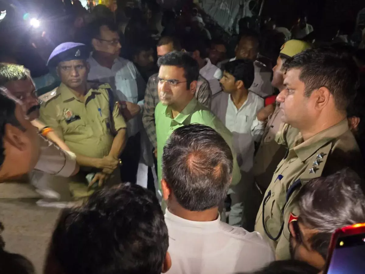 6 लोगों की मौत, खूनी डंपर का कहर 6 लोगों की मौत, खूनी डंपर का कहर