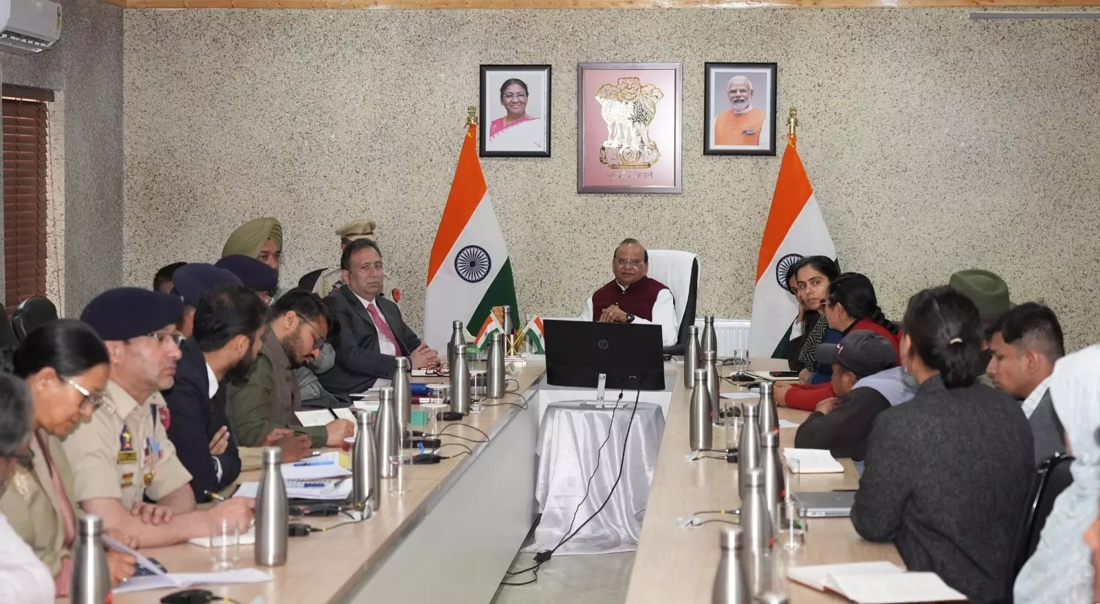 Jammu: एसडीएम की कार्रवाई से आरएस पुरा में अवैध खनन पर शिकंजा Jammu: एसडीएम की कार्रवाई से आरएस पुरा में अवैध खनन पर शिकंजा