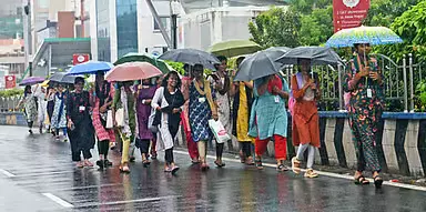 Tamil Nadu : 11 जिलों में भारी बारिश का येलो अलर्ट Tamil Nadu : 11 जिलों में भारी बारिश का येलो अलर्ट