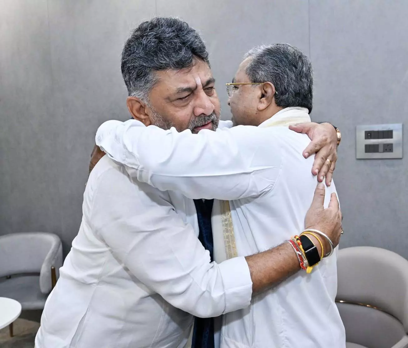 सिद्धारमैया ने CM पद से इस्तीफा देने का किया ऐलान सिद्धारमैया ने CM पद से इस्तीफा देने का किया ऐलान