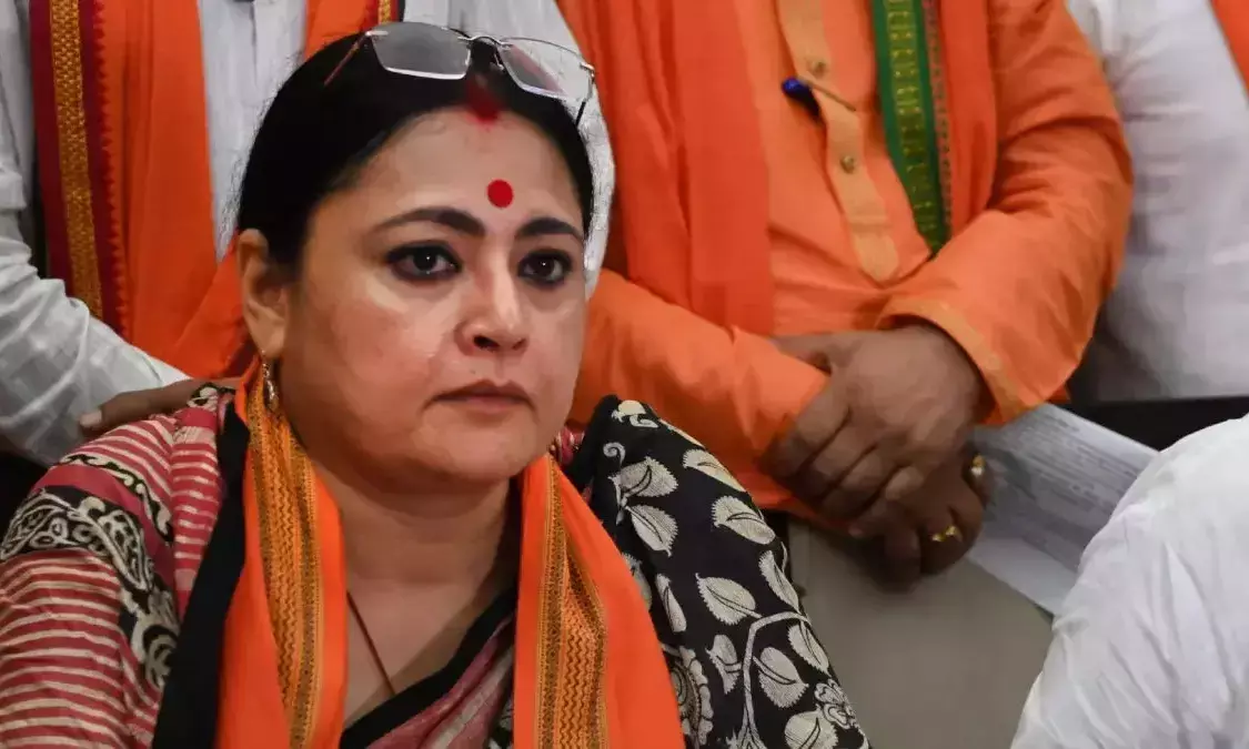 West Burdwan: अन्नपूर्णा भंडार व भ्रष्टाचार को लेकर अग्निमित्रा पाल ने उठाए सवाल West Burdwan: अन्नपूर्णा भंडार व भ्रष्टाचार को लेकर अग्निमित्रा पाल ने उठाए सवाल