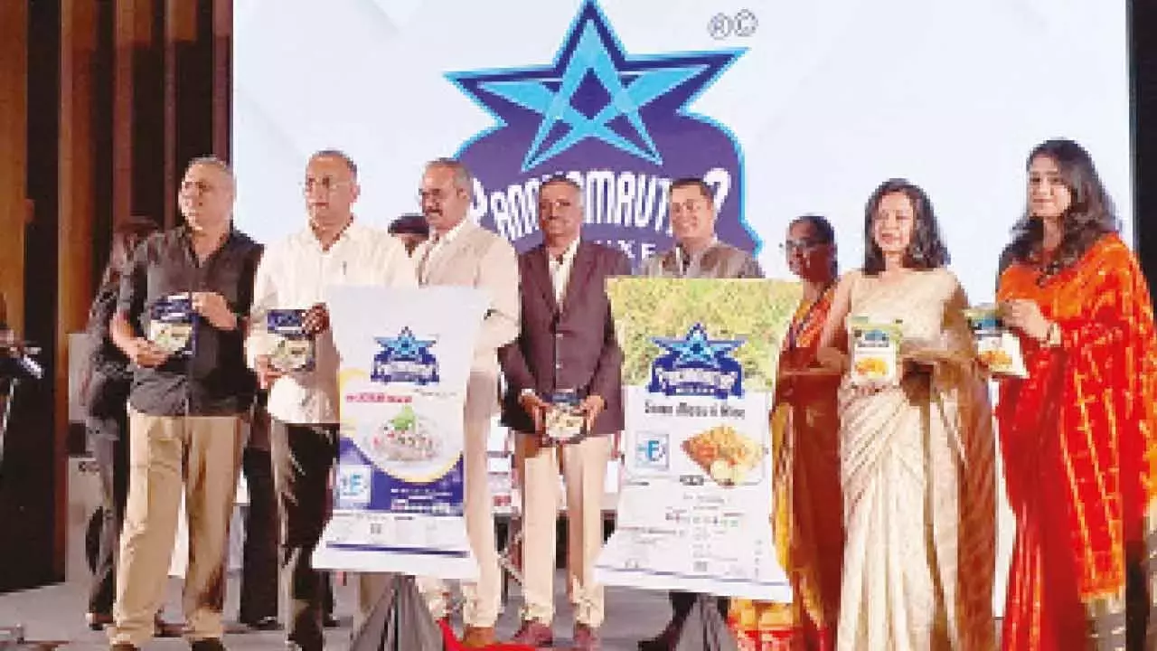 Karnataka: स्वास्थ्य मंत्री ने बढ़ती स्वास्थ्य चिंताओं से निपटने के लिए फोर्टिफाइड फूड को बढ़ावा देने का समर्थन किया Karnataka: स्वास्थ्य मंत्री ने बढ़ती स्वास्थ्य चिंताओं से निपटने के लिए फोर्टिफाइड फूड को बढ़ावा देने का समर्थन किया