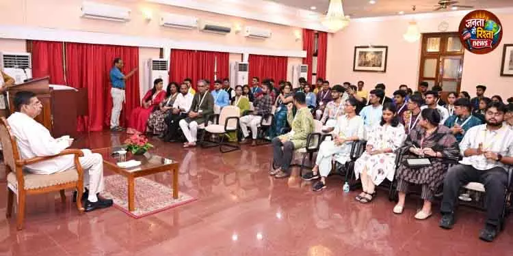 Bhubaneswar लोगों में जागरूकता पैदा करने में युवाओं की भूमिका अहम: राज्यपाल Bhubaneswar लोगों में जागरूकता पैदा करने में युवाओं की भूमिका अहम: राज्यपाल
