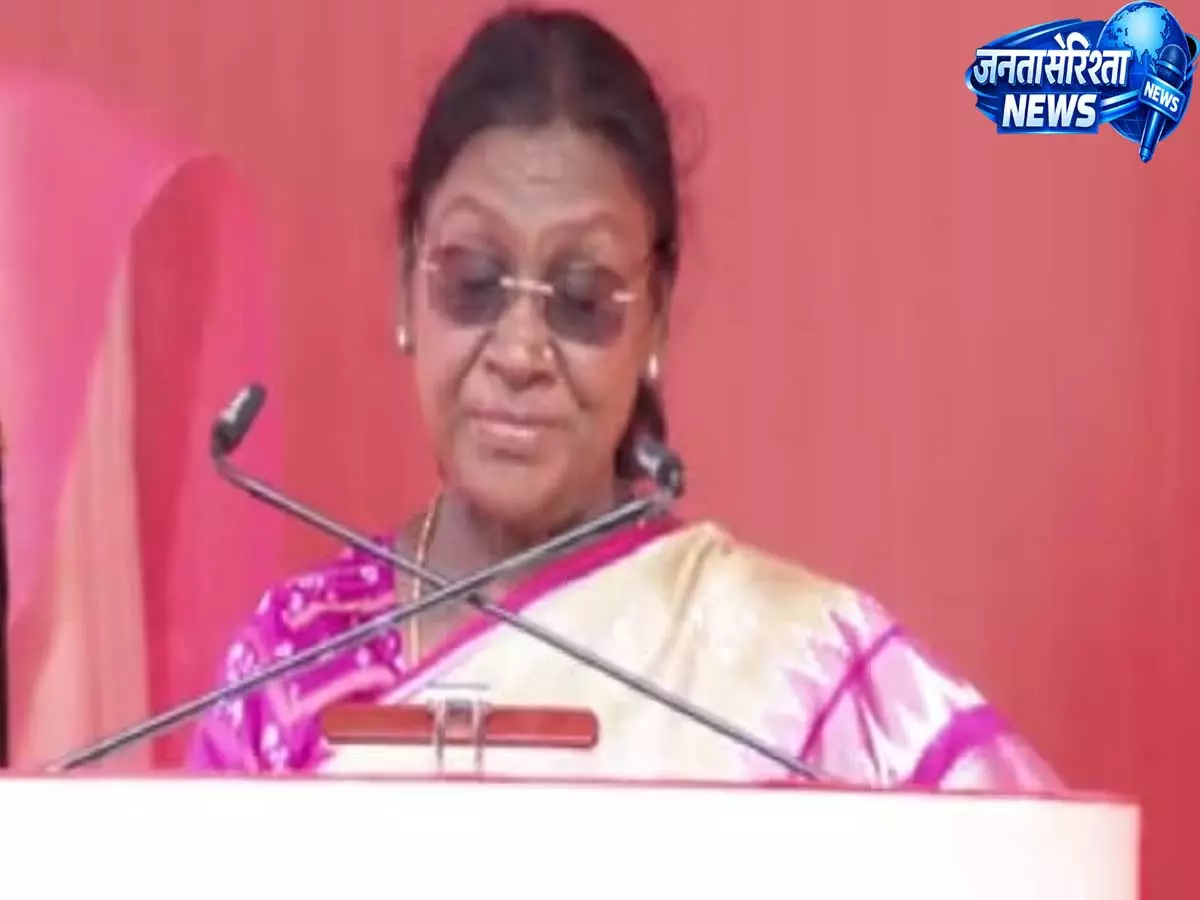 President Draupadi Murmu ने सिक्किम पुलिस से की संवेदनशील और नागरिक-हितैषी पुलिसिंग की अपील President Draupadi Murmu ने सिक्किम पुलिस से की संवेदनशील और नागरिक-हितैषी पुलिसिंग की अपील