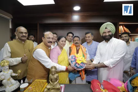 हर्ष मल्होत्रा बने दिल्ली भाजपा के नए अध्यक्ष, नेताओं ने दी बधाई हर्ष मल्होत्रा बने दिल्ली भाजपा के नए अध्यक्ष, नेताओं ने दी बधाई