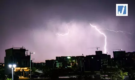 उत्तर भारत में गर्मी से राहत, आंधी-बारिश का अलर्ट; अगले दो दिनों में गिरेगा तापमान उत्तर भारत में गर्मी से राहत, आंधी-बारिश का अलर्ट; अगले दो दिनों में गिरेगा तापमान