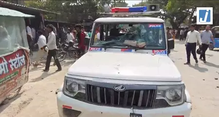 मामूली विवाद में महिला की हत्या, पुलिस पर पथराव, गांव में तनाव मामूली विवाद में महिला की हत्या, पुलिस पर पथराव, गांव में तनाव