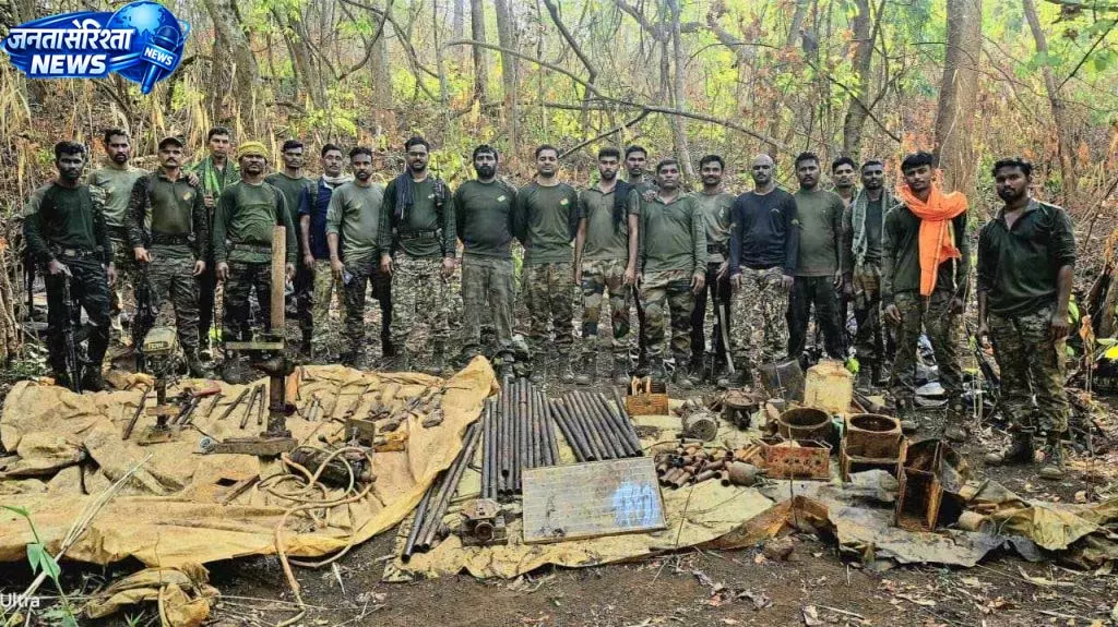 माओवादी हथियार निर्माण केंद्र का भंडाफोड़, भारी विस्फोटक और हथियार बरामद माओवादी हथियार निर्माण केंद्र का भंडाफोड़, भारी विस्फोटक और हथियार बरामद