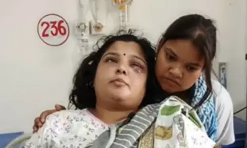 महिला जिलाध्यक्ष की हत्या की कोशिश, घर में घुसकर लोहे की रॉड से हमला