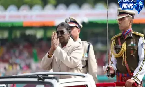 Sikkim Police को राष्ट्रपति द्रौपदी मुर्मू से राष्ट्रपति पुलिस ध्वज प्राप्त हुआ Sikkim Police को राष्ट्रपति द्रौपदी मुर्मू से राष्ट्रपति पुलिस ध्वज प्राप्त हुआ
