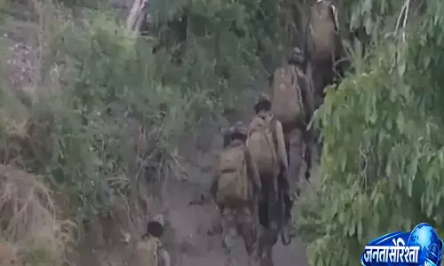 ऑपरेशन शेरावाली निर्णायक चरण में: ड्रोन, स्निफर डॉग और चॉपर से J&K में आतंकियों की तलाश तेज़ ऑपरेशन शेरावाली निर्णायक चरण में: ड्रोन, स्निफर डॉग और चॉपर से J&K में आतंकियों की तलाश तेज़