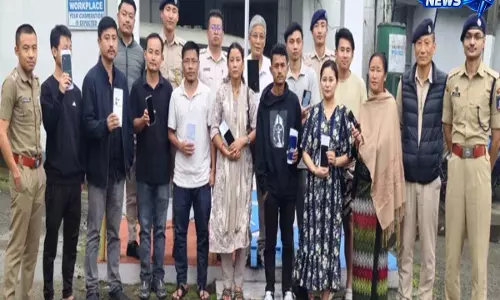 Dimapur: कोहिमा पुलिस ने 29 चोरी हुए मोबाइल फोन बरामद किए Dimapur: कोहिमा पुलिस ने 29 चोरी हुए मोबाइल फोन बरामद किए