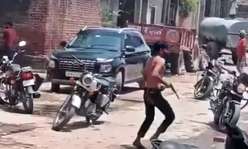 खूनी संघर्ष की घटना, थाना प्रभारी लाइन हाजिर, दो निलंबित खूनी संघर्ष की घटना, थाना प्रभारी लाइन हाजिर, दो निलंबित