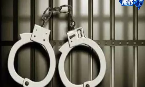 Ajmer: पूर्व सरपंच समेत चार लोगों की हत्या के बाद कार में जलाया गया, पत्नी और बच्चों सहित 3 गिरफ्तार Ajmer: पूर्व सरपंच समेत चार लोगों की हत्या के बाद कार में जलाया गया, पत्नी और बच्चों सहित 3 गिरफ्तार