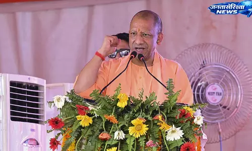 Yogi आदित्यनाथ के निर्देश: पुलिस ट्रेनिंग होगी तकनीक-आधारित Yogi आदित्यनाथ के निर्देश: पुलिस ट्रेनिंग होगी तकनीक-आधारित