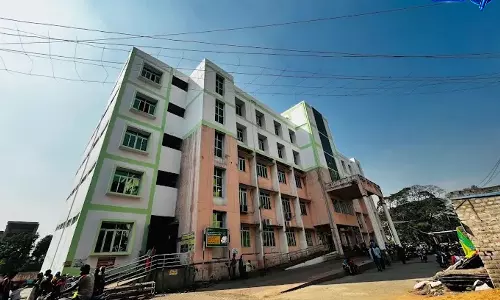 Odisha : सड़क हादसा, टक्कर के बाद मोटरसाइकिल में आग लगने से एक की मौत Odisha : सड़क हादसा, टक्कर के बाद मोटरसाइकिल में आग लगने से एक की मौत