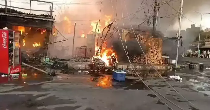 Chandigarh: भीषण आग में दुकान जलकर खाक, दुकानदार की दर्दनाक मौत Chandigarh: भीषण आग में दुकान जलकर खाक, दुकानदार की दर्दनाक मौत