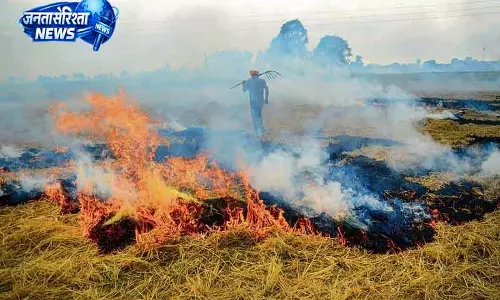 Punjab में खेतों में आग की घटनाएं बढ़ीं Punjab में खेतों में आग की घटनाएं बढ़ीं