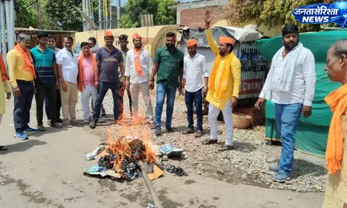 बनारस में BJP का विरोध, राहुल गांधी और अजय राय का पुतला दहन बनारस में BJP का विरोध, राहुल गांधी और अजय राय का पुतला दहन