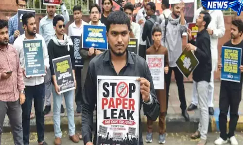 इसरो और नासा को भी शामिल: विपक्ष ने NEET री-एग्जाम पेपर ट्रांसपोर्ट के लिए केंद्र के IAF प्रस्ताव का मज़ाक उड़ाया इसरो और नासा को भी शामिल: विपक्ष ने NEET री-एग्जाम पेपर ट्रांसपोर्ट के लिए केंद्र के IAF प्रस्ताव का मज़ाक उड़ाया